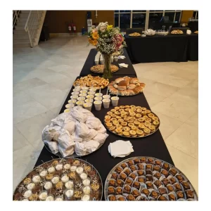 confraternização festa junina pioneira Santana de Parnaíba SP equipe especializada montagem completa cardápio variado barrquinhas gourmet doces salgados pipoca atendimento profissional